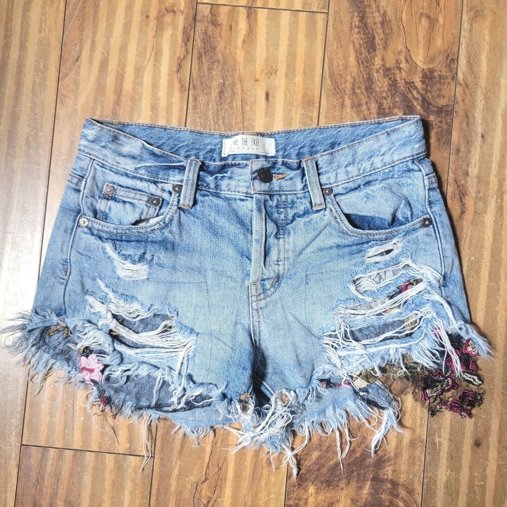 Free People Denim Jean Shorts Women Size 24 Button Fly Trashed Lace Festival